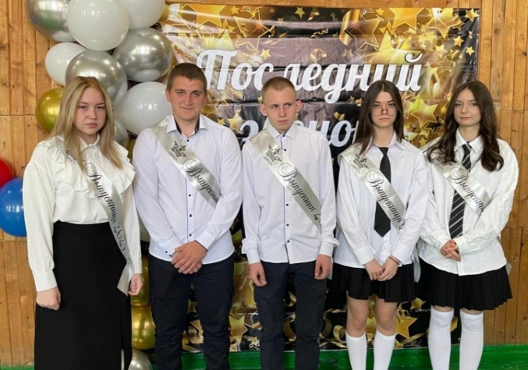 Последний звонок— важный и трогательный момент..